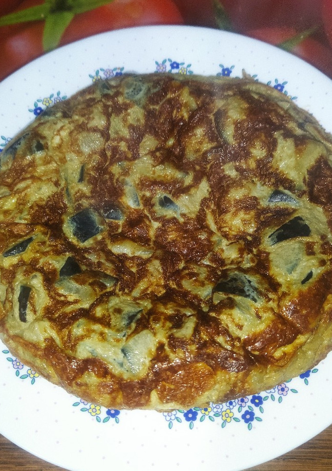 Una foto de Tortilla de berenjena y cebolla