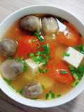 Canh cà chua đậu hủ - nấm rơm