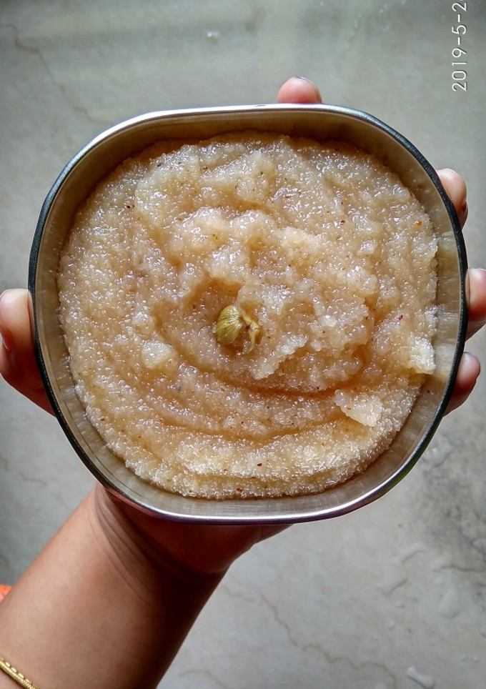 A picture of Mohanbhog.