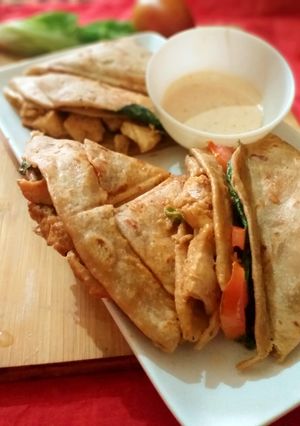 A picture of Chicken wraps.