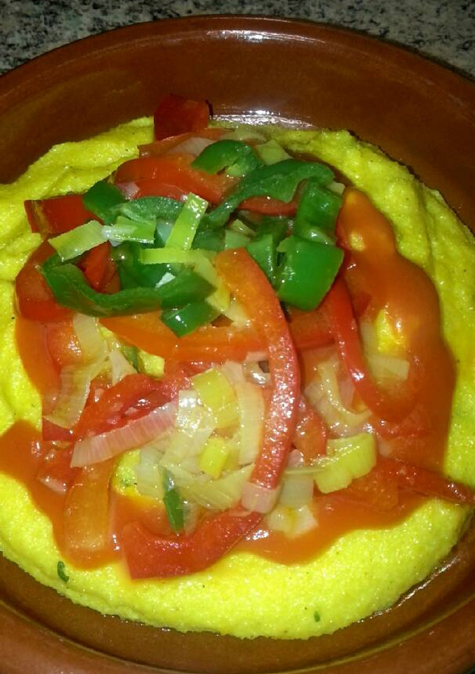 Una foto de Polenta tricolor (vegano)
