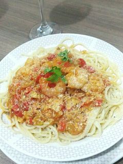 Una foto de Spaghetti con salsa de Camarones
