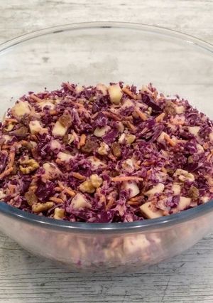 Una foto de Ensalada de col lombarda