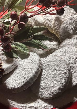 A picture of Kourabiedes.