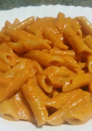 Foto principal de Pasta con salsa de piquillos