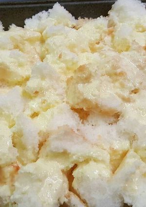 A picture of Lemon Custard Cake.