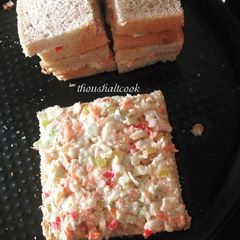 A picture of Mixed Peppers Yogurt Coleslaw Sandwich.