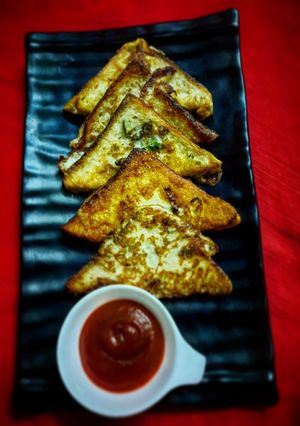 ফ্রেঞ্চ টোষ্ট (French toast recipe in Bengali) রেসিপির প্রধান ছবি