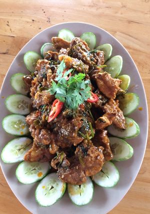 Hình của món Sườn heo rim kiểu thái.