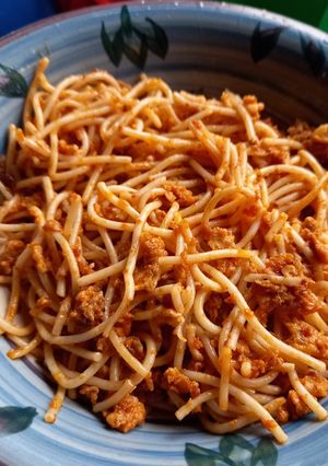 A picture of Spaghetti in egg sauce.