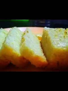 A picture of Lemon tea cake.