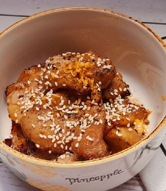 Hình của món Vú heo nướng sa tế.
