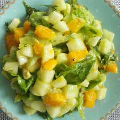 Una foto de Ensalada con Aderezo de Mango