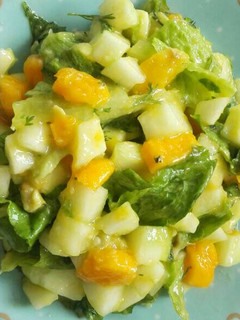 Una foto de Ensalada con Aderezo de Mango
