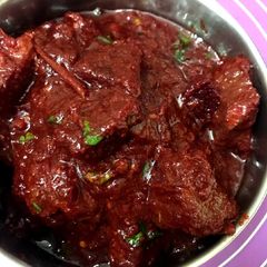 A picture of Beetroot gosht (chokander gosht).