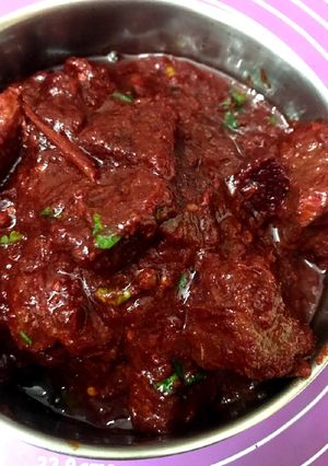 A picture of Beetroot gosht (chokander gosht).