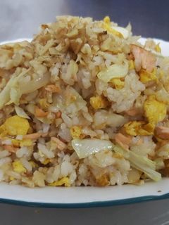 【失智飲食-地中海飲食】鮭魚堅果炒飯 的食譜成品照片