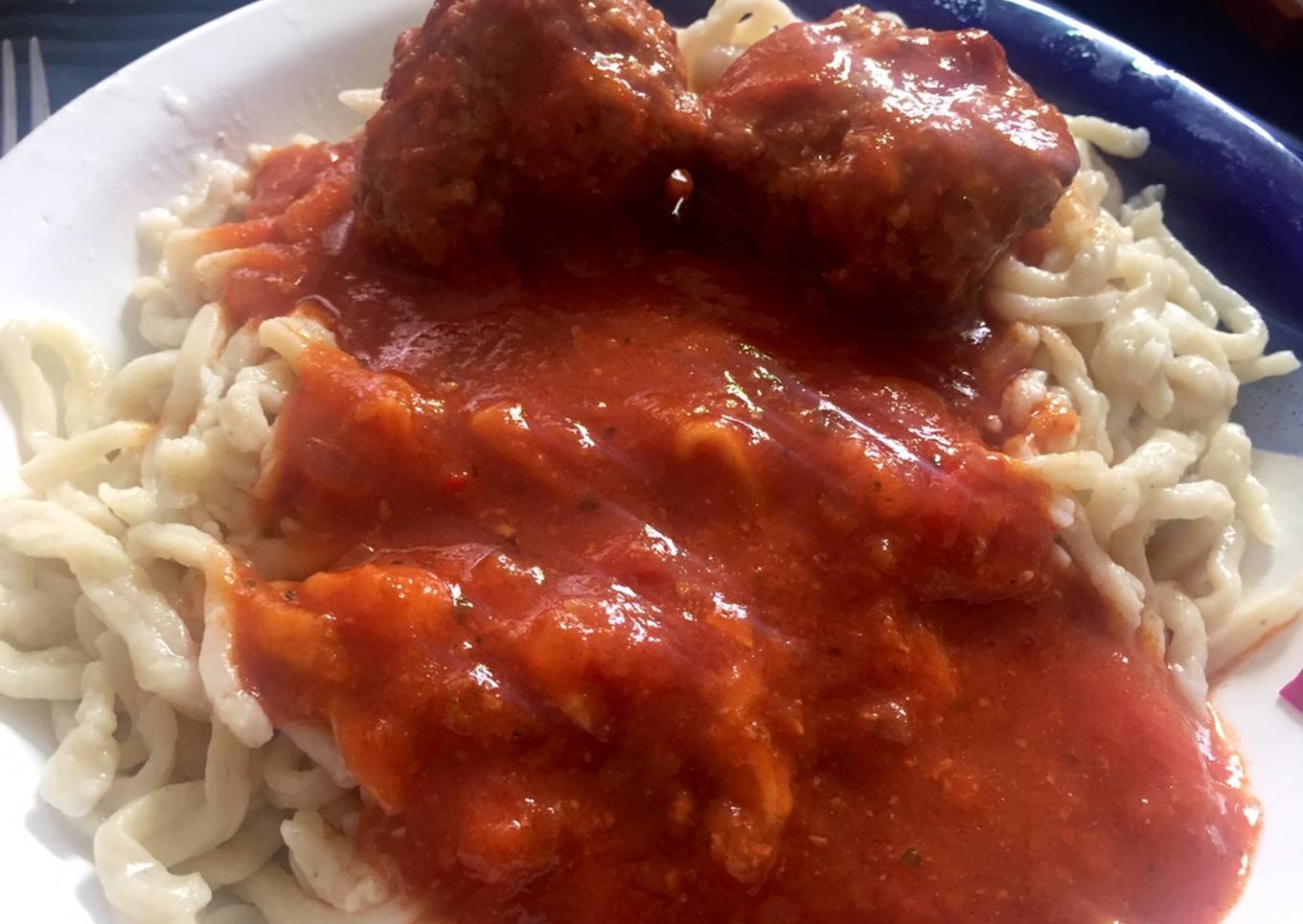 Fideos caseros con albóndigas de carne