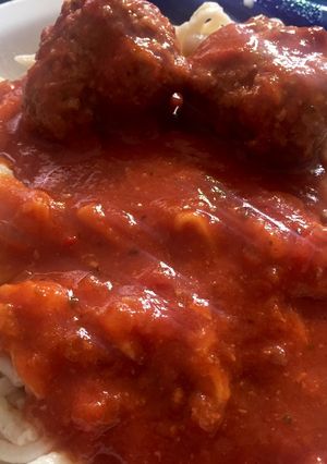 Una foto de Fideos caseros con albóndigas de carne