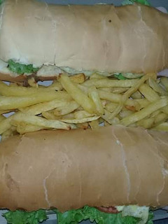 Una foto de Sándwich de milanesa caseros 🥪 🍟🤤