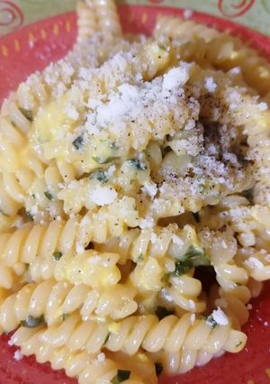 Foto di Pasta (che si crede) alla carbonara