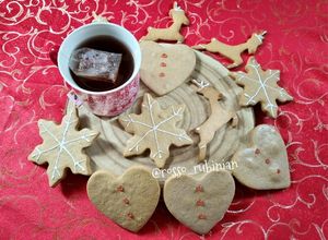 Foto di Biscotti augurali limone e zenzero