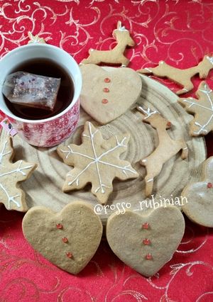Foto di Biscotti augurali limone e zenzero