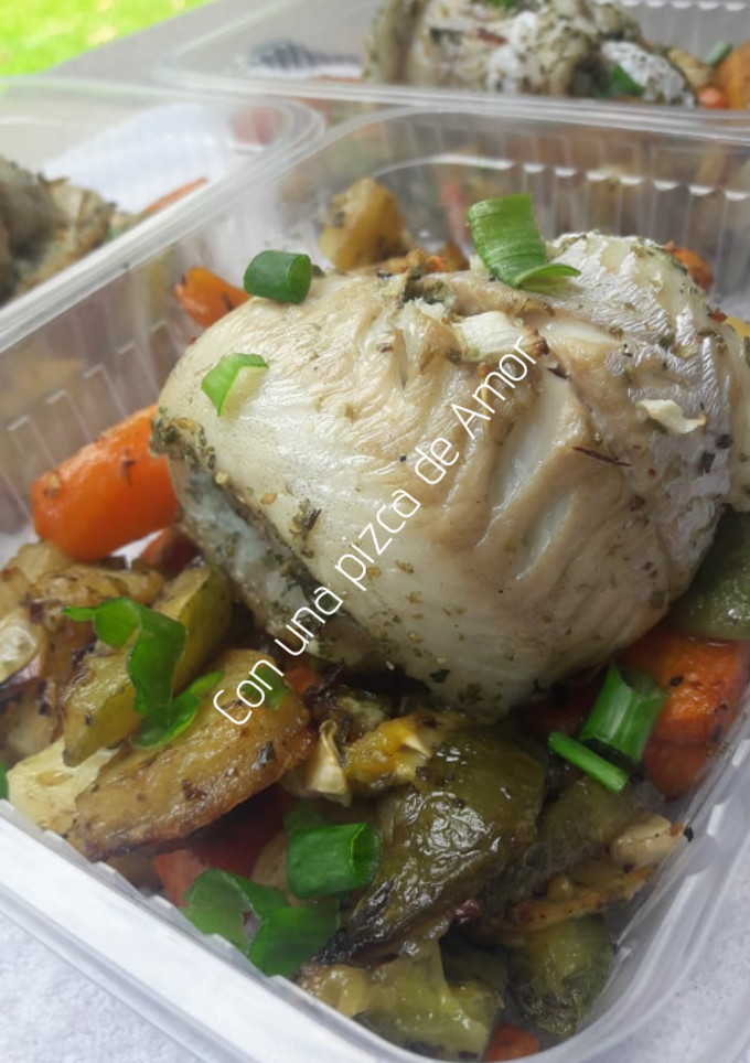Una foto de Roll de merluza con vegetales