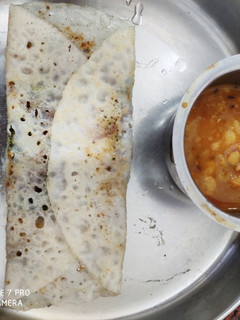 வெங்காய தோசை (Venkaaya dosai recipe in tamil) செய்முறை முக்கிய புகைப்படம்