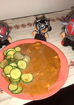 Una foto de Pollo con salsa “Abrazo de oso invertido”