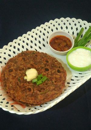 A picture of Beetroot paratha.