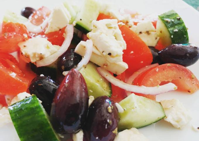Lettuceless Greek Salad