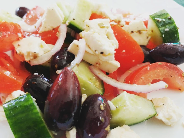 Easy Way Make Lettuceless Greek Salad which So Delicious