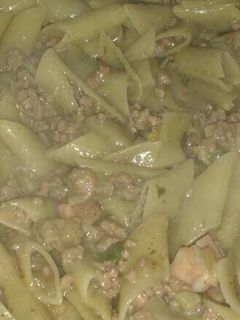 Una foto de Guisito rápido de fideos Rigatti al disco