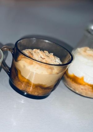 Una foto de Vasito de cheesecake con mermelada de melocotón