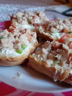 Una foto de Bocadillo de atún