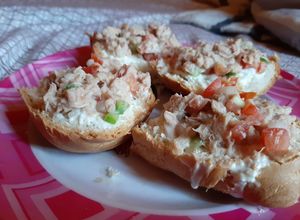 Una foto de Bocadillo de atún