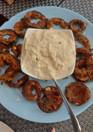 Ropogós cukkini cukkini mártogatóssal recept fotója