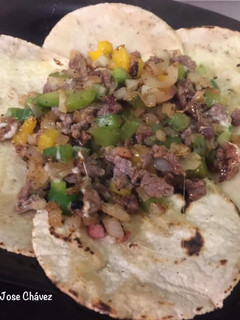 Una foto de Tortillas de maíz caseras para tacos y nachos mexicanos