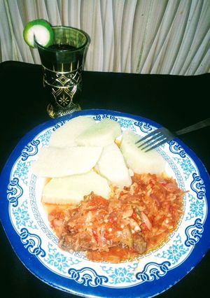 A picture of Boiled yam nd cabbage stew.