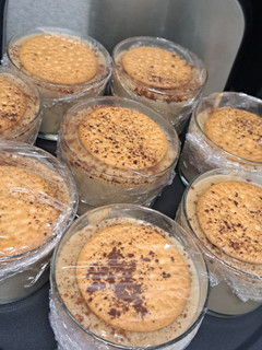 Una foto de Natillas de café y galleta (sin lactosa ni azúcar)