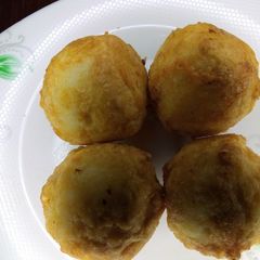 A picture of Stuffed yam ball.