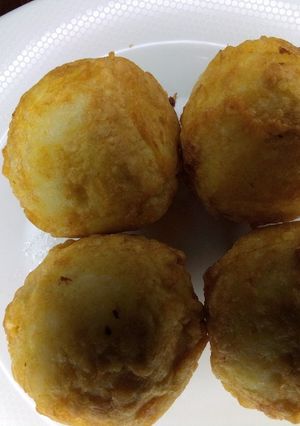 A picture of Stuffed yam ball.