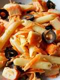 Insalata di pennette con carote e surimi