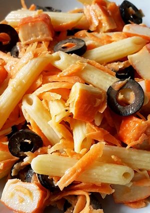 Foto di Insalata di pennette con carote e surimi