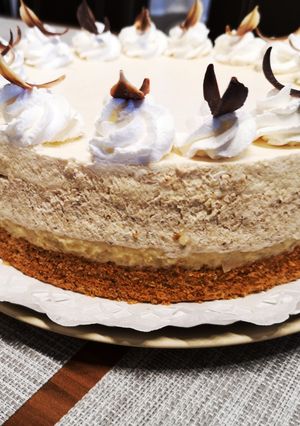 Vilmoskörtés dió torta kényeztető karamellel recept fotója