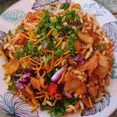 A picture of Puffed rice chivda (murmura chivada).