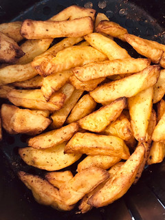 Una foto de Patatas en freidora de aire