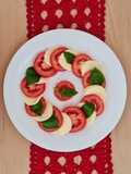 Caprese 🇮🇹 tomate, mozzarella, albahaca y AOVE 🇮🇹