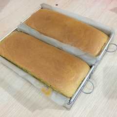 A picture of Ogura sponge cake.